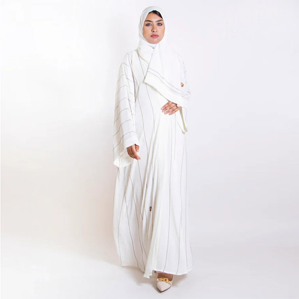 طقم عباية بها مخابي